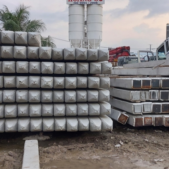 Vì Sao Cọc Cừ Bê Tông Được Dùng Chống Sạt Lở?